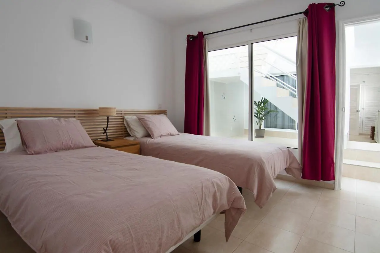 Maximilian House-Duplex Vista Al Mar En Complejo Con Piscina Apartment Puerto del Carmen  Spain